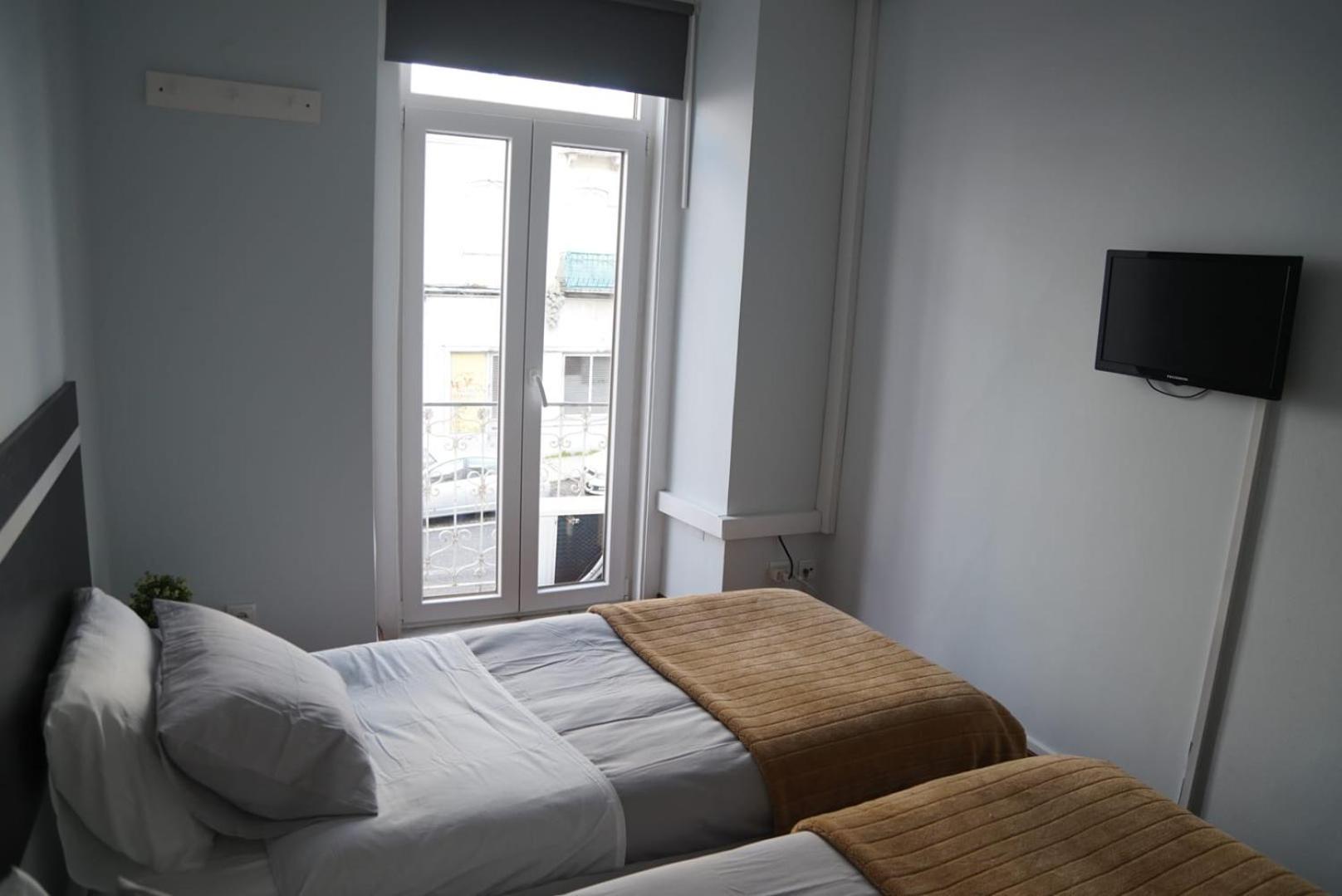 Bisengototo Homestay Lisboa Extérieur photo