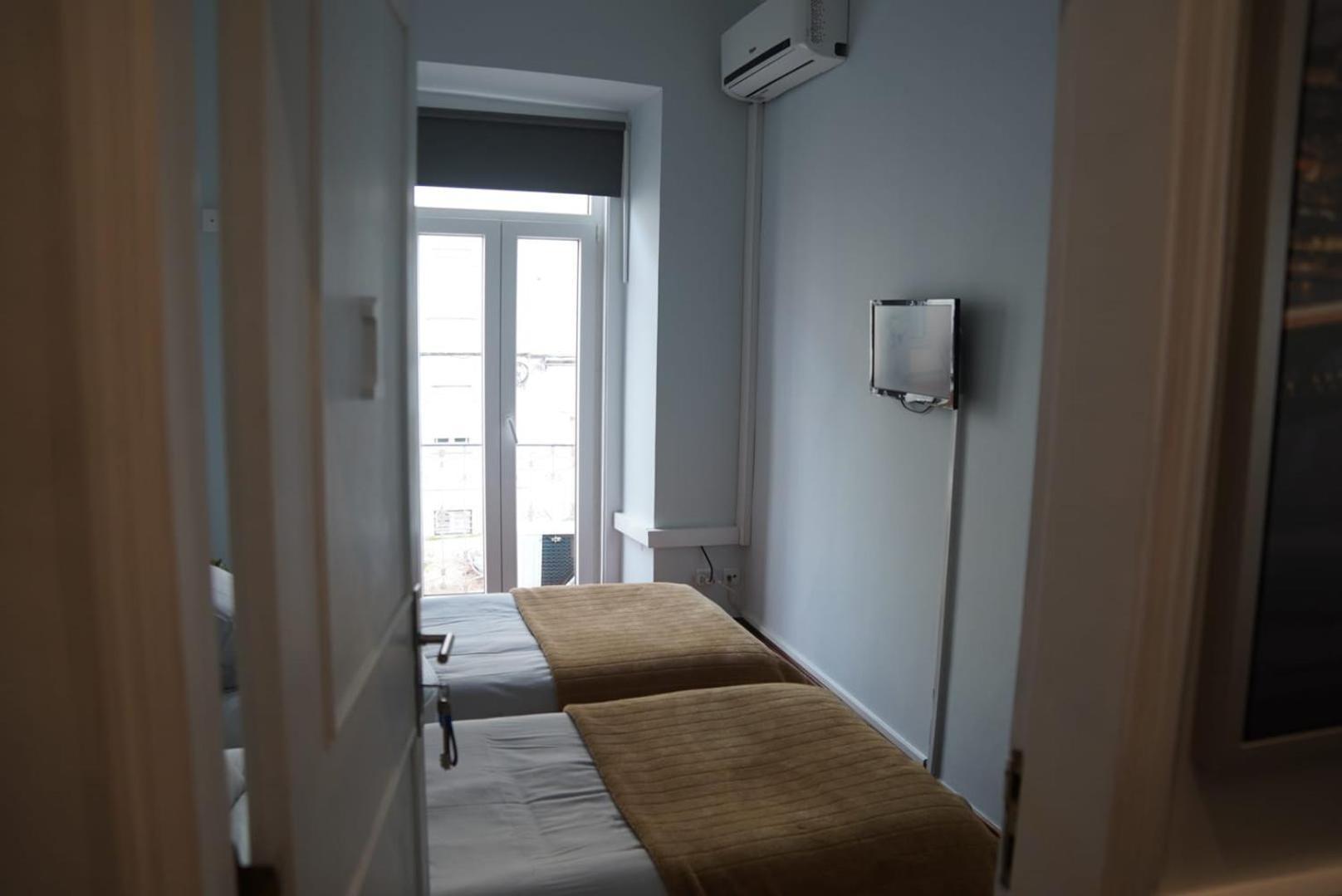 Bisengototo Homestay Lisboa Extérieur photo