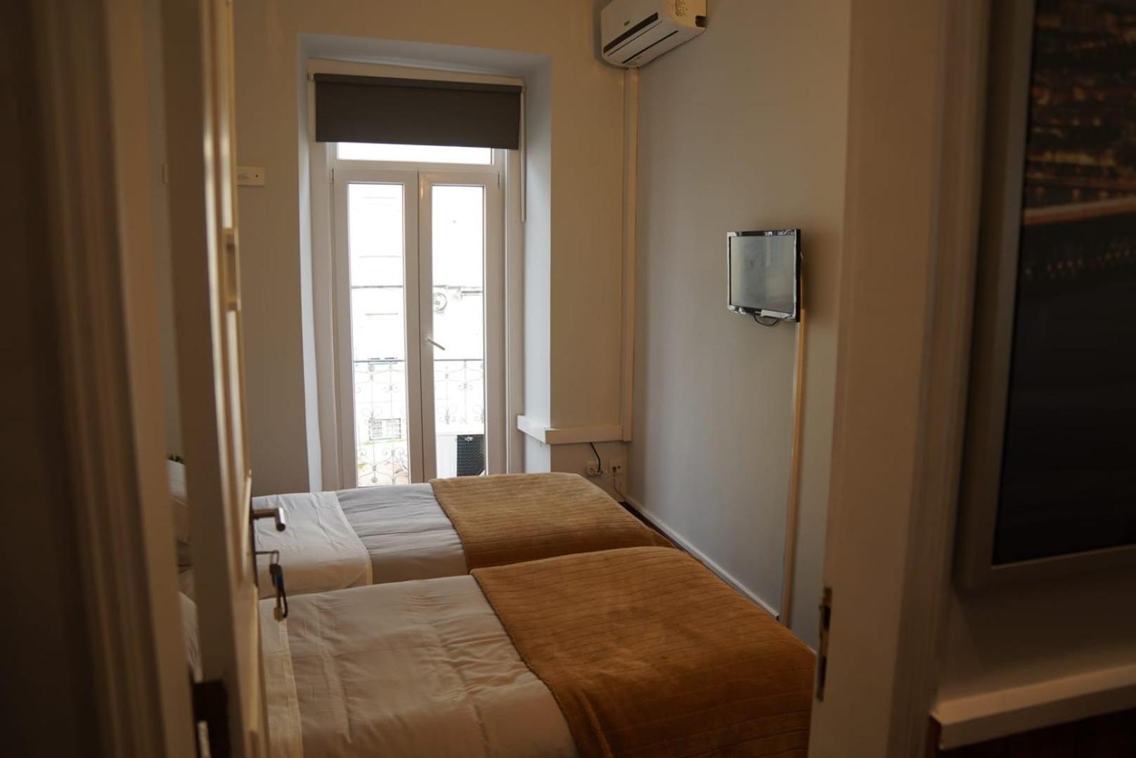 Bisengototo Homestay Lisboa Extérieur photo